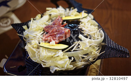 ジンギスカン　焼く 32810497