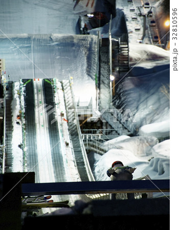 スキージャンプ　スタート 32810596