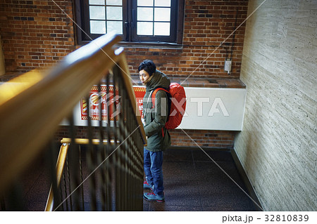 サッポロビール博物館 見学 男性 サッポロビール博物館 見学 男性 32810839