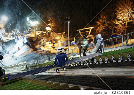 スキージャンプ　スタート 32810861