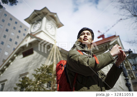 札幌　観光　時計台　男性 32811053