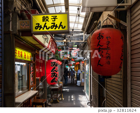 東京　吉祥寺　ハーモニカ横丁 32811624