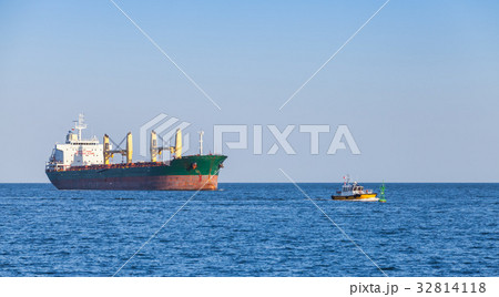 Bulk carrier. Big cargo ship sails on the Sea 32814118
