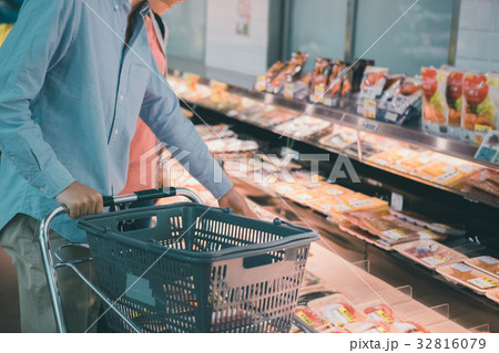 supermarket supermarket 32816079