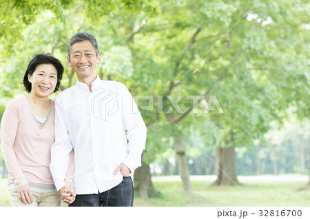 新緑　シニア　オシドリ夫婦　 32816700