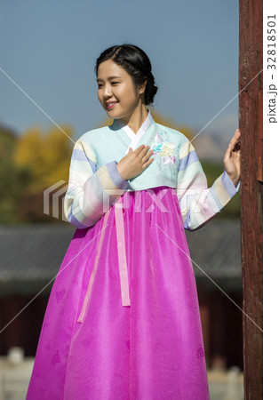 笑顔 微笑 微笑み 32818501