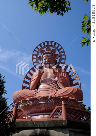 刈宿の大仏（正面下から） 32818921