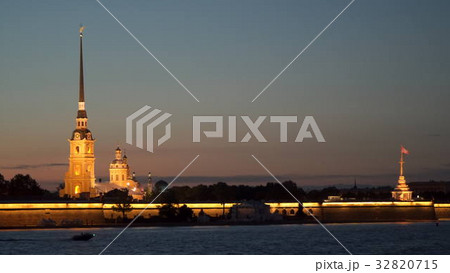 Peter and Paul Fortress at night 32820715