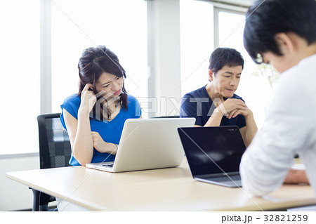 会議 打合せ 煮詰まる 32821259