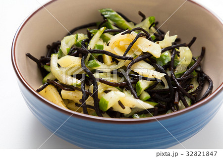 きゅうりとひじきの和え物 32821847
