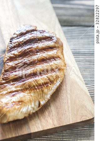 Grilled turkey breast 32822297