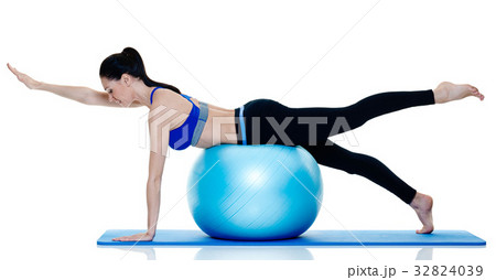 woman fitness pilates exercices isolated 32824039