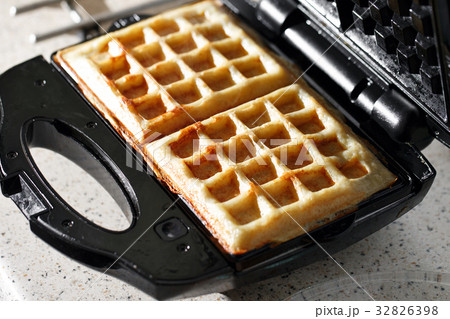 hash browns made in waffle maker kitchen hack hash browns made in waffle maker kitchen hack 32826398