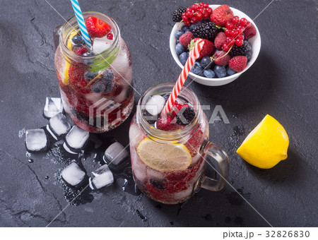 Ice cold summer drink lemonade Ice cold summer drink lemonade 32826830