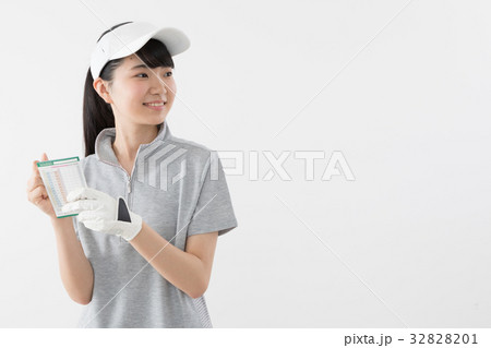 ゴルファー　若い女性 32828201
