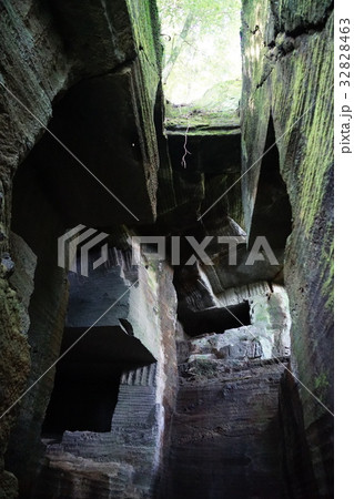 7月　カノー伝説・石切場跡内部01南伊豆 32828463