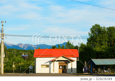 美瑛 赤い屋根の美馬牛駅舎 美瑛 赤い屋根の美馬牛駅舎 32829289