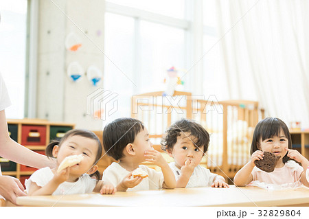 保育園　保育所　託児所 32829804