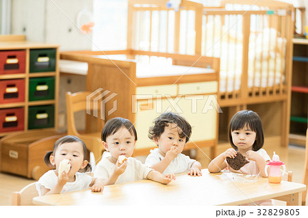 保育園　保育所　託児所 32829805