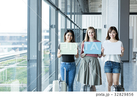 インバウンドツーリスト　イメージ　 32829856