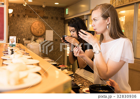 インバウンドツーリスト イメージ インバウンドツーリスト イメージ 32830936