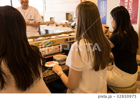 インバウンドツーリスト イメージ インバウンドツーリスト イメージ 32830975