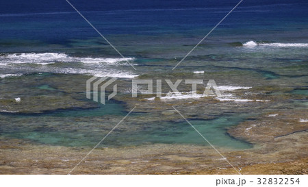沖縄の喜屋武海岸 32832254