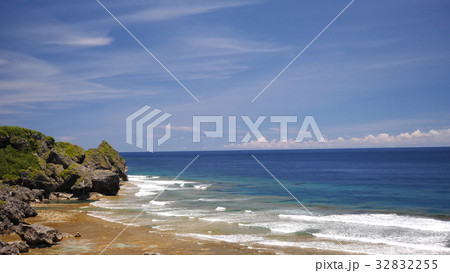 沖縄の喜屋武海岸 32832255
