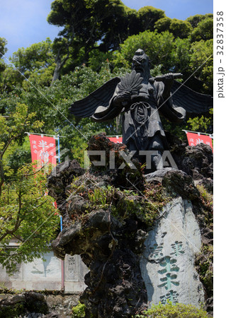 鎌倉 烏天狗 建長寺の写真素材