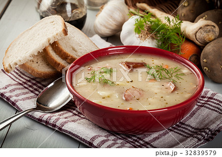 Sour soup made of rye flour 32839579