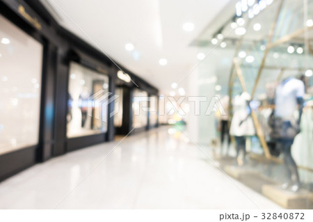 Abstract blur and defocused shopping mall Abstract blur and defocused shopping mall 32840872