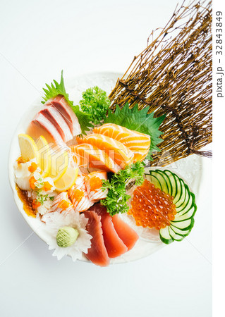 Raw and fresh mixed sashimi with salmon , tuna , hamaji and other Raw and fresh mixed sashimi with salmon , tuna , hamaji and other 32843849