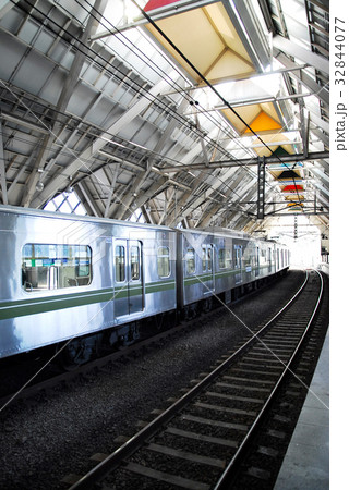 電車 駅 交通 32844077