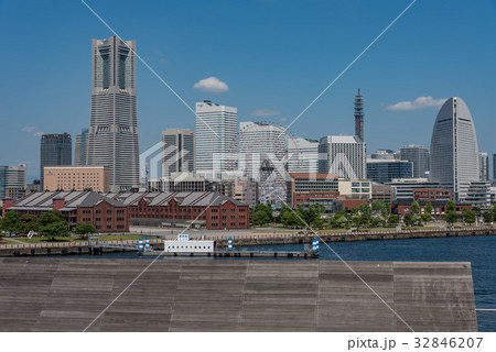 大桟橋から見たみなとみらいの風景 大桟橋から見たみなとみらいの風景 32846207