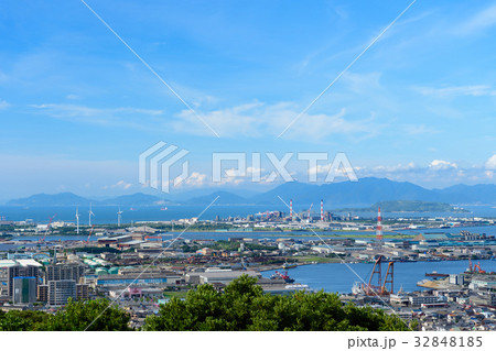 夏の高塔山展望台（響灘埋立地） 32848185