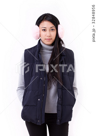 happy, smiling woman looking at you happy, smiling woman looking at you 32848956