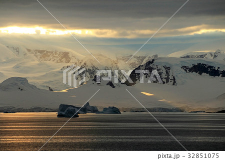 Antarctica landscape, icebergs, mountains and Antarctica landscape, icebergs, mountains and 32851075