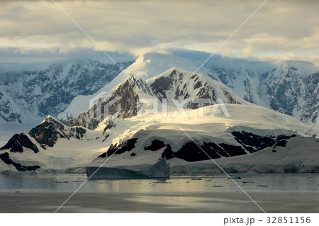 Antarctica landscape, icebergs, mountains and 32851156