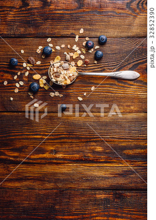Spoonful of Granola and Blueberry. 32852390