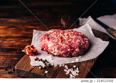 Raw Patty with Spices. Raw Patty with Spices. 32852508