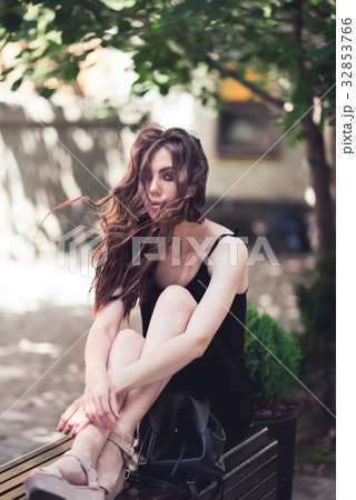 Beautiful girl on the street Beautiful girl on the street 32853766