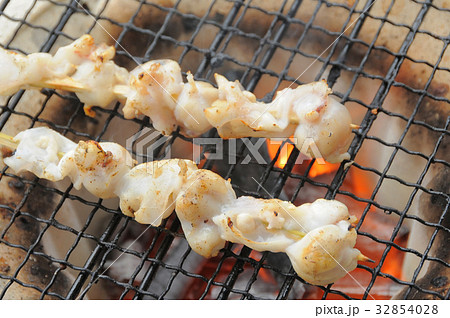 めぼう串を七輪で焼く めぼう串を七輪で焼く 32854028