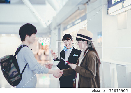 空港 ツアー添乗員 空港 ツアー添乗員 32855906