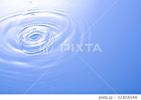 水滴、波紋 32856566