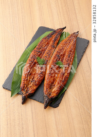 うなぎの蒲焼 32858132