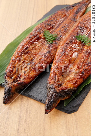 うなぎの蒲焼 32858135