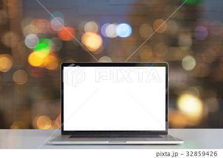 laptop showing blank screen on desk laptop showing blank screen on desk 32859426