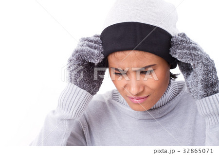 sick woman suffering from headache 32865071