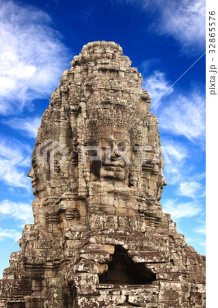 Giant stone face in Prasat Bayon Temple Angkor Wat 32865576