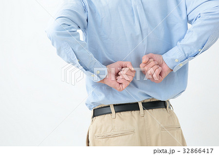 シニア男性　腰痛　パーツ 32866417